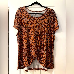 Leopard print knot front t-shirt.  Ideology size XXL